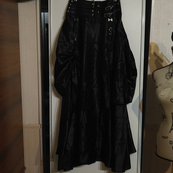 Skirt - Picture 3 of 4